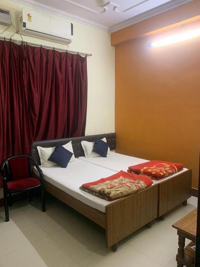 Narendra Guest House Kakarmatha Ngoại thất bức ảnh